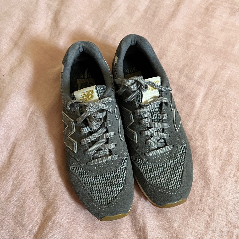 dark grey houndstooth new balance 966